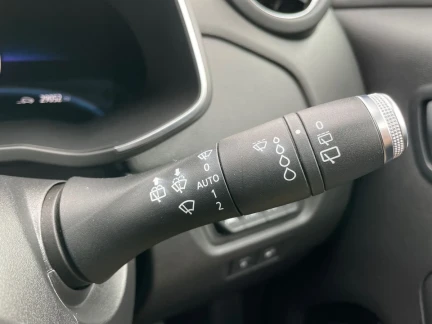 Vehicle Thumbnail 32