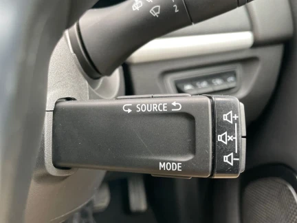 Vehicle Thumbnail 34