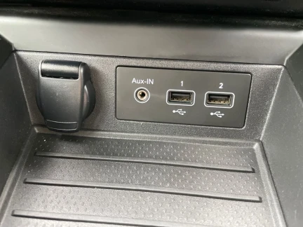 Vehicle Thumbnail 35