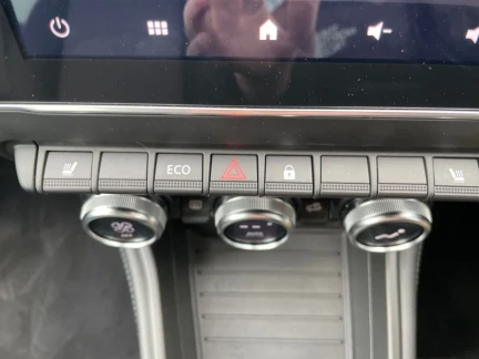 Vehicle Thumbnail 38