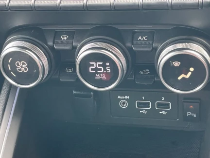 Vehicle Thumbnail 12