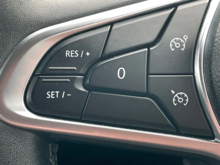 Vehicle Thumbnail 24