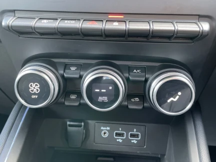 Vehicle Thumbnail 12