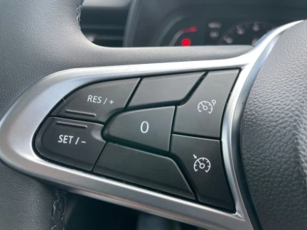 Vehicle Thumbnail 18