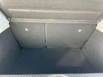 Vehicle Thumbnail 20