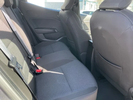 Vehicle Thumbnail 37