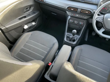 Vehicle Thumbnail 11