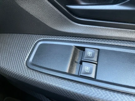 Vehicle Thumbnail 13