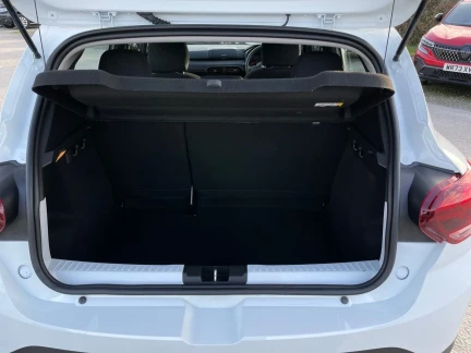 Vehicle Thumbnail 20