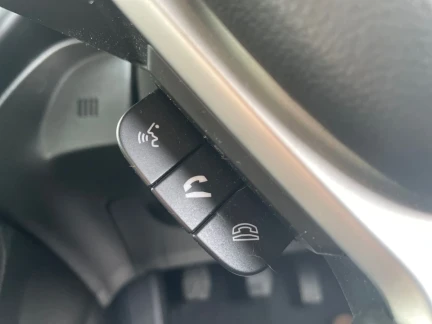 Vehicle Thumbnail 22