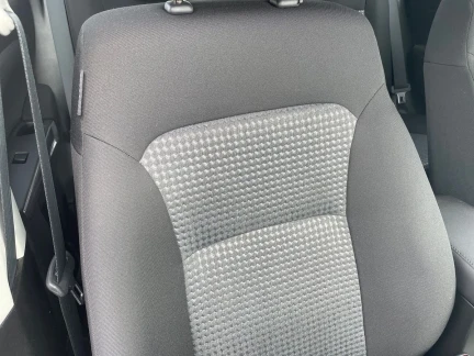 Vehicle Thumbnail 28