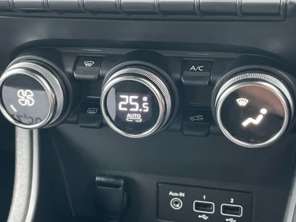 Vehicle Thumbnail 12