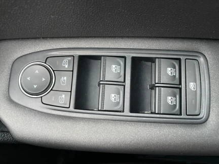 Vehicle Thumbnail 13