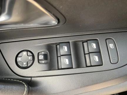 Vehicle Thumbnail 13