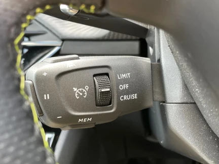 Vehicle Thumbnail 28