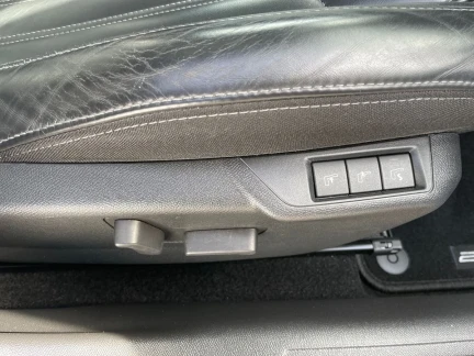 Vehicle Thumbnail 40