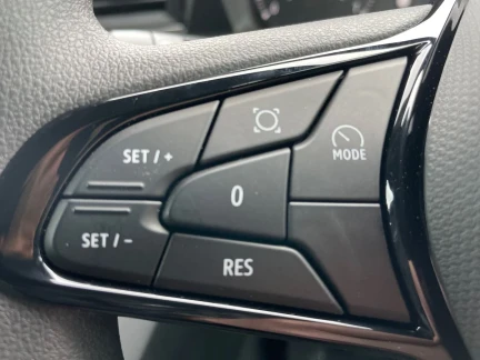 Vehicle Thumbnail 18