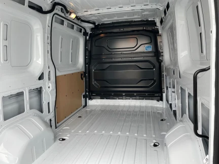 Vehicle Thumbnail 20