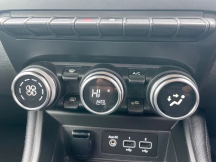 Vehicle Thumbnail 12