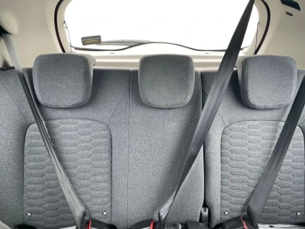 Vehicle Thumbnail 19