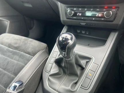 Vehicle Thumbnail 11