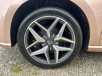 Vehicle Thumbnail 30