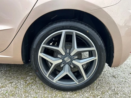 Vehicle Thumbnail 31