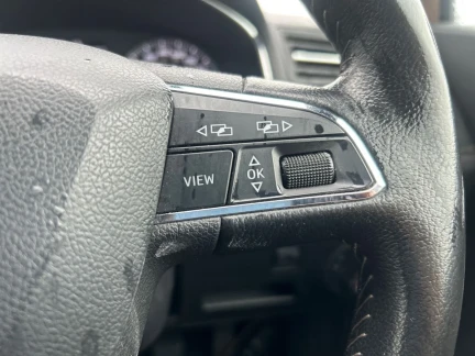 Vehicle Thumbnail 32