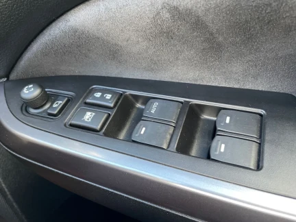 Vehicle Thumbnail 13