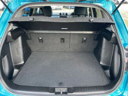 Vehicle Thumbnail 20