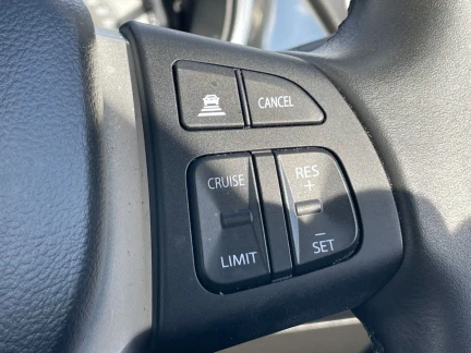 Vehicle Thumbnail 31