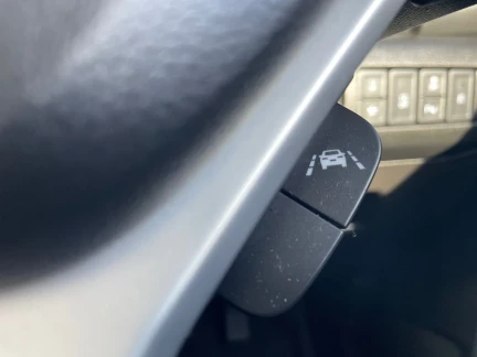 Vehicle Thumbnail 32