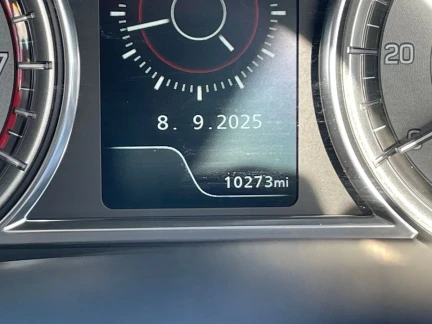 Vehicle Thumbnail 38