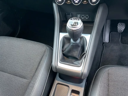 Vehicle Thumbnail 11