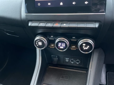 Vehicle Thumbnail 12