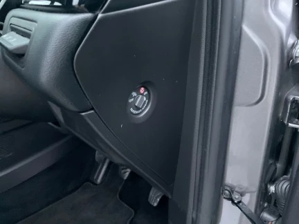 Vehicle Thumbnail 28