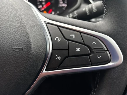 Vehicle Thumbnail 30