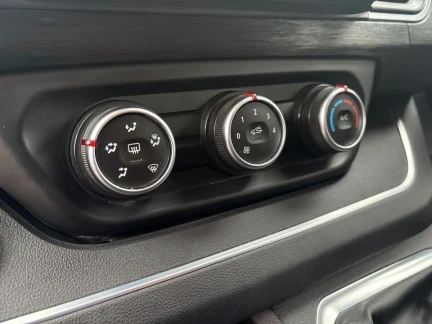 Vehicle Thumbnail 12