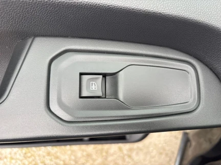 Vehicle Thumbnail 13