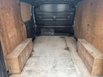 Vehicle Thumbnail 20