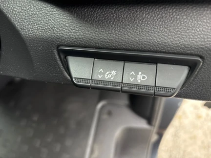 Vehicle Thumbnail 33