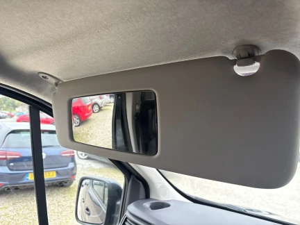 Vehicle Thumbnail 37