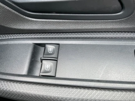 Vehicle Thumbnail 13