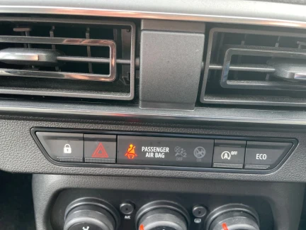 Vehicle Thumbnail 15