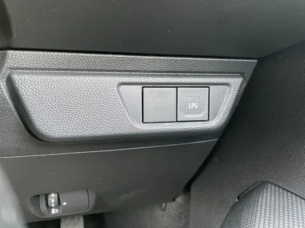 Vehicle Thumbnail 24