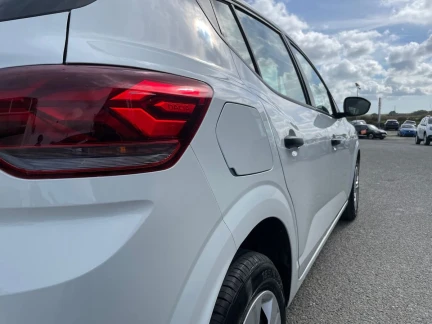 Vehicle Thumbnail 36