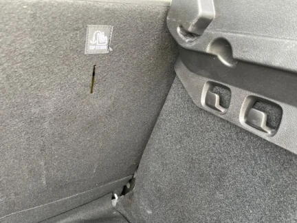 Vehicle Thumbnail 38