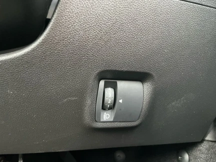 Vehicle Thumbnail 40