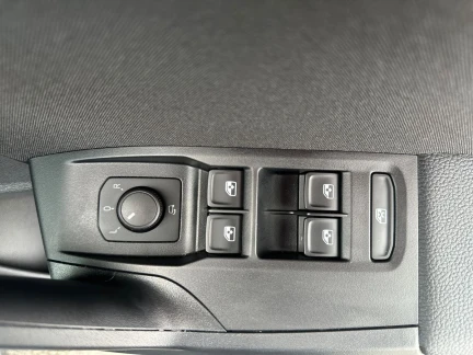 Vehicle Thumbnail 13