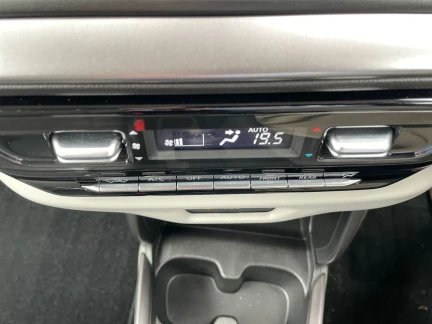 Vehicle Thumbnail 11